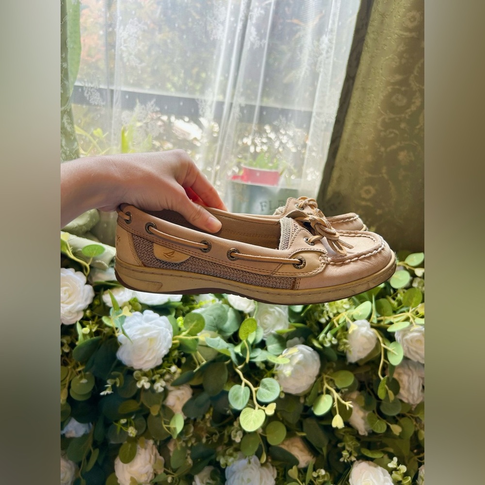 ❗️SOLD❗️Sperry’s